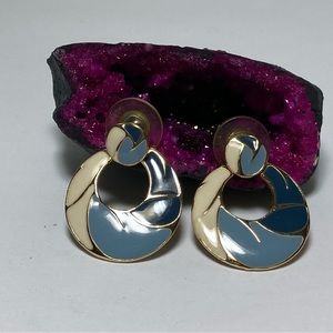 Vintage women blue tones and white gold tone stud circle drop earrings. Used.